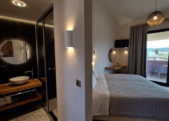 Lägenhetshotell Legends Corfu 3*